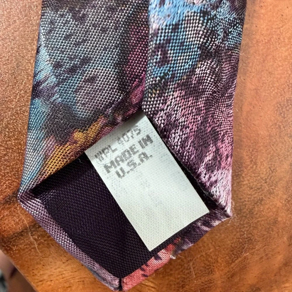 Wembley Mens Abstract Watercolor Print Silk‎ Blend Necktie Made USA